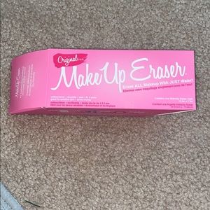 MAKEUP ERASER